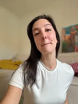Snapshot of _Juliette chatting on 05.19.26 Juliette online show from 05.19.26