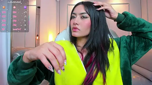 AzuraKindong online show from 10.16.25