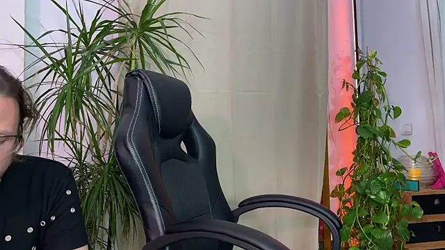 TheWildMiu online show from 12.11.24