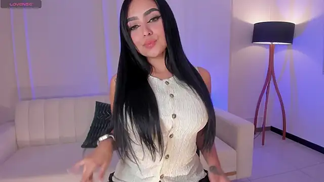 Snapshot of sarawinstone chatting on 03.05.25 sarawinstone online show from 03.05.25