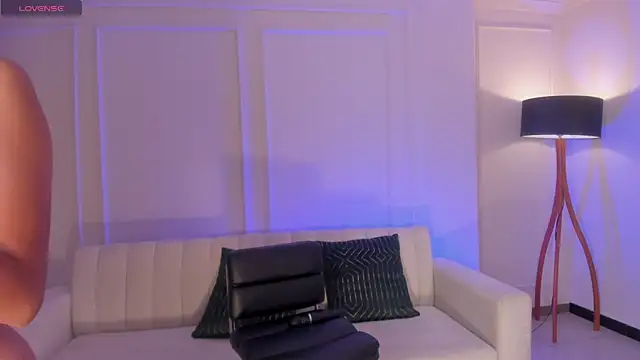 Snapshot of sarawinstone chatting on 03.05.25 sarawinstone online show from 03.05.25