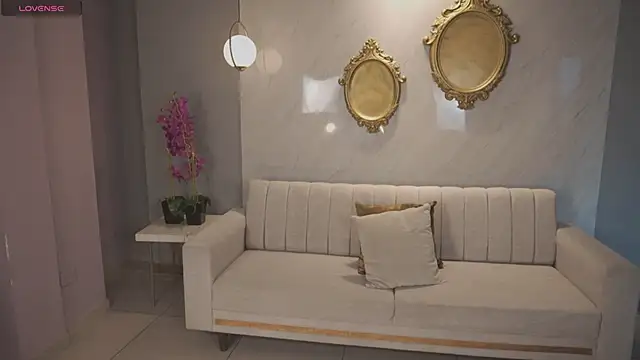 Snapshot of sarawinstone chatting on 02.14.26 sarawinstone online show from 02.14.26