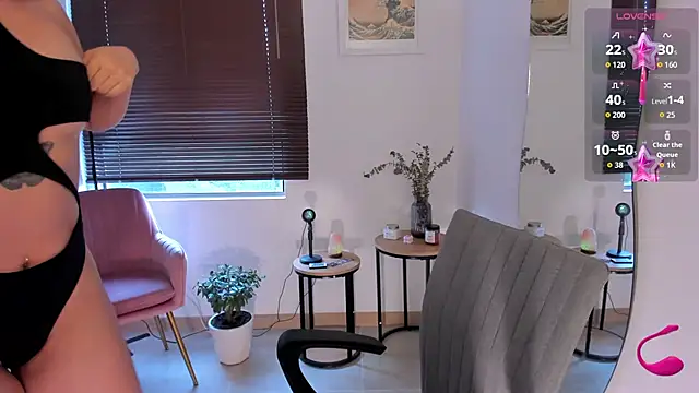 Snapshot of ameliegraham chatting on 09.17.25 ameliegraham online show from 09.17.25