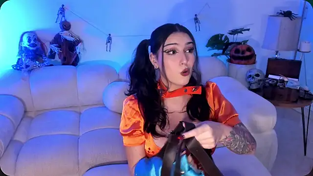 freya bella  online show from 10.16.25