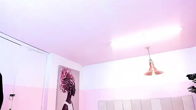 Snapshot of Red_lady chatting on 01.14.25 Red lady online show from 01.14.25