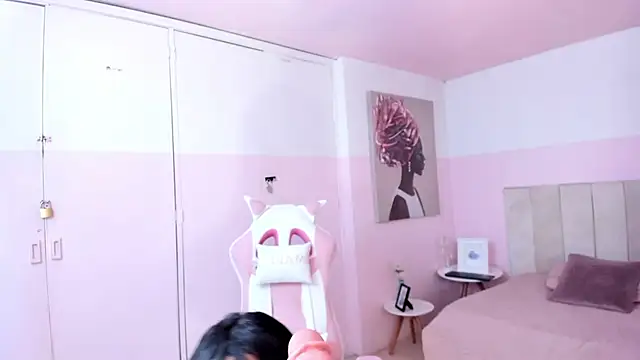 Snapshot of Red_lady chatting on 01.31.25 Red lady online show from 01.31.25