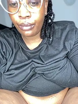 MsWhiteChocolatte online show from 12.18.25