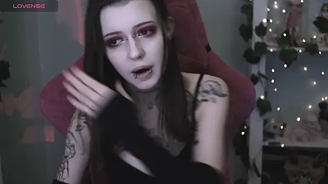 prettybones online show from 04.08.26