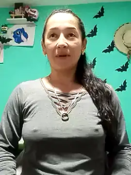 emilypoppy3 online show from 02.20.25