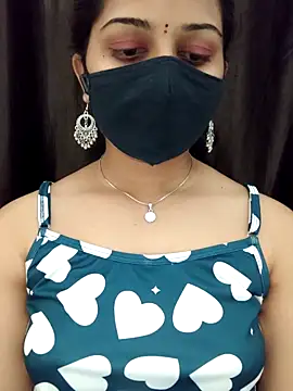 Snapshot of Angleannie chatting on 06.16.26 Angleannie online show from 06.16.26