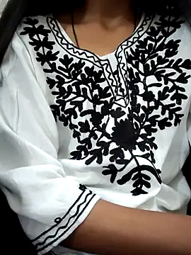 Snapshot of Kumkum_36 chatting on 03.08.25 Kumkum 36 online show from 03.08.25