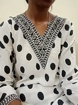 Snapshot of Kumkum_36 chatting on 11.04.25 Kumkum 36 online show from 11.04.25