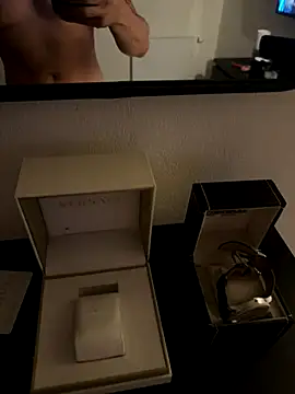 Snapshot of Guitccch chatting on 09.20.25 Guitccch online show from 09.20.25