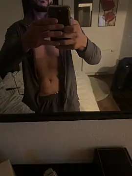 Snapshot of Guitccch chatting on 09.27.25 Guitccch online show from 09.27.25