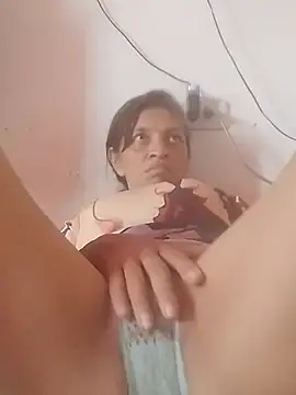 Snapshot of soltrinidad chatting on 10.27.25 soltrinidad online show from 10.27.25