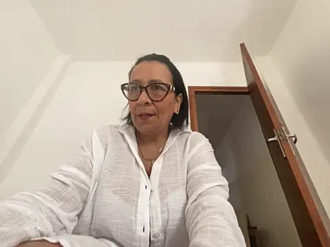 sweeviolet online show from 04.15.26