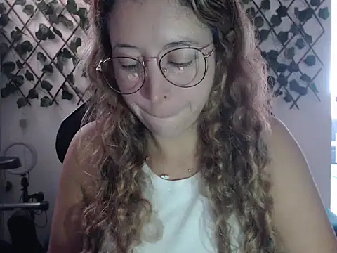 Snapshot of jeiana4u chatting on 04.28.26 jeiana4u online show from 04.28.26