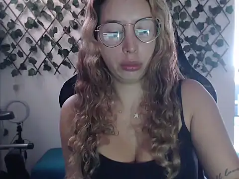 Snapshot of jeiana4u chatting on 04.29.26 jeiana4u online show from 04.29.26