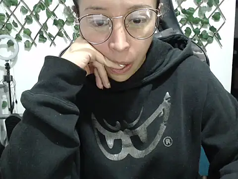 Snapshot of jeiana4u chatting on 05.04.26 jeiana4u online show from 05.04.26