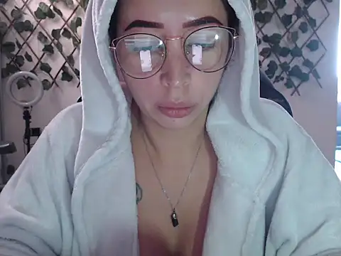 Snapshot of jeiana4u chatting on 05.15.26 jeiana4u online show from 05.15.26