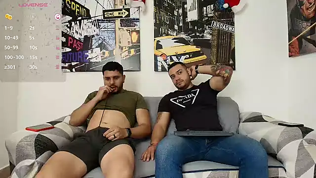 Snapshot of hott_dicks chatting on 12.27.24 hott dicks online show from 12.27.24