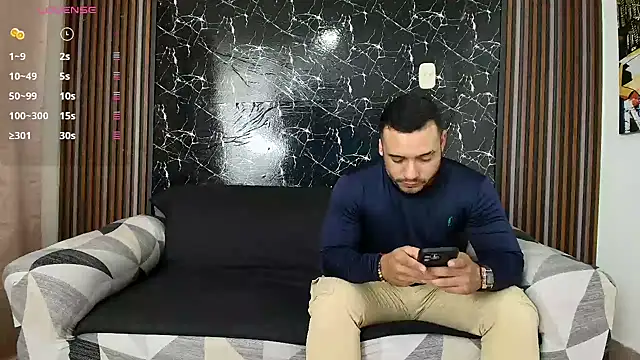 Snapshot of hott_dicks chatting on 02.12.25 hott dicks online show from 02.12.25