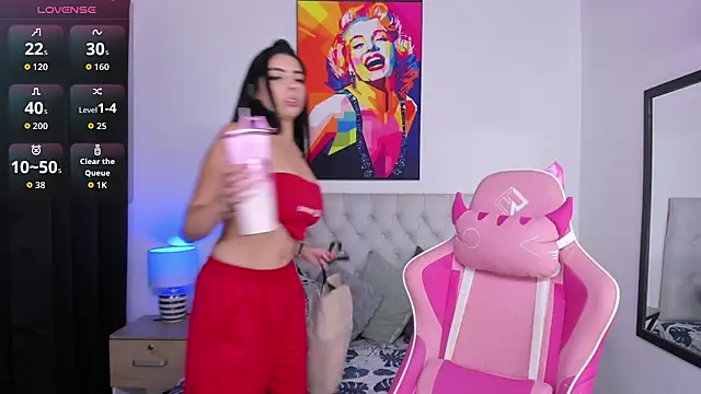 Snapshot of KristalFoxx chatting on 09.18.25 KristalFoxx online show from 09.18.25