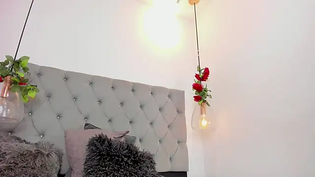 AnnPrices online show from 01.08.25