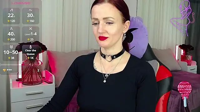 Snapshot of ElisaJane chatting on 12.06.24 ElisaJane online show from 12.06.24