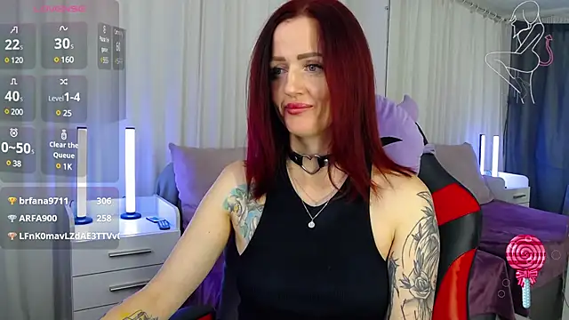 Snapshot of ElisaJane chatting on 12.15.24 ElisaJane online show from 12.15.24