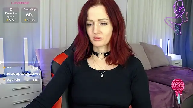 Snapshot of ElisaJane chatting on 12.22.24 ElisaJane online show from 12.22.24