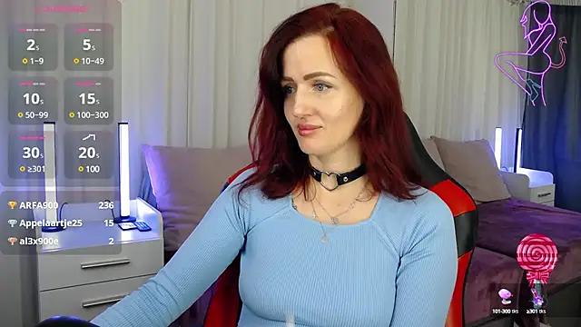 Snapshot of ElisaJane chatting on 12.23.24 ElisaJane online show from 12.23.24