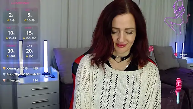 Snapshot of ElisaJane chatting on 12.24.24 ElisaJane online show from 12.24.24