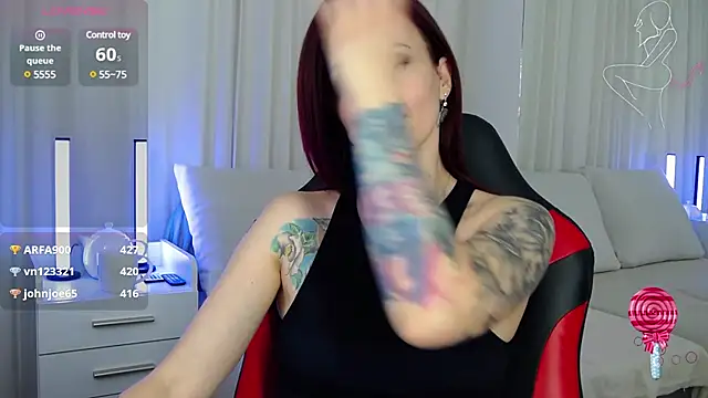 Snapshot of ElisaJane chatting on 01.18.25 ElisaJane online show from 01.18.25