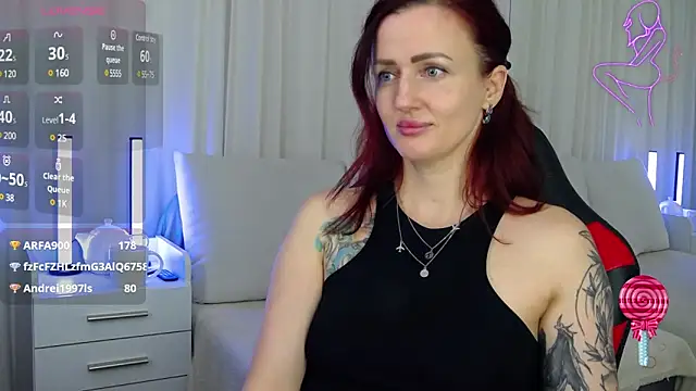 Snapshot of ElisaJane chatting on 01.19.25 ElisaJane online show from 01.19.25