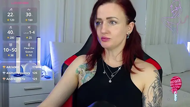 Snapshot of ElisaJane chatting on 01.19.25 ElisaJane online show from 01.19.25
