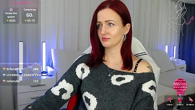 Snapshot of ElisaJane chatting on 02.05.25 ElisaJane online show from 02.05.25