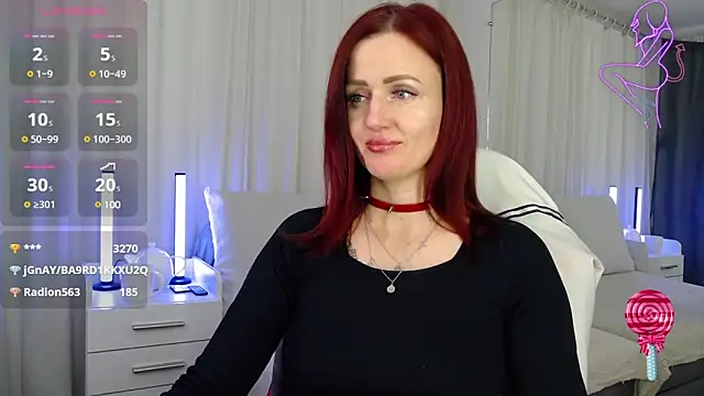Snapshot of ElisaJane chatting on 02.08.25 ElisaJane online show from 02.08.25