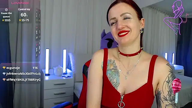 Snapshot of ElisaJane chatting on 02.23.25 ElisaJane online show from 02.23.25