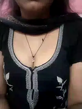 Snapshot of Cute_nidhi chatting on 01.04.25 Cute nidhi online show from 01.04.25