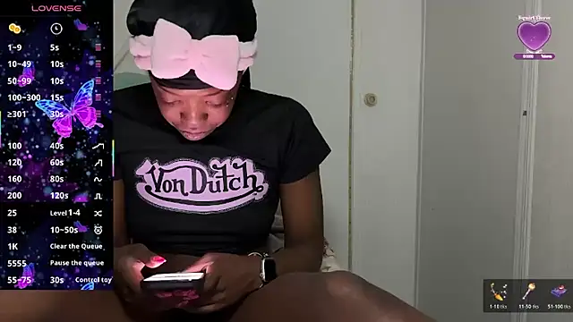 Snapshot of minimama69 chatting on 03.31.26 minimama69 online show from 03.31.26