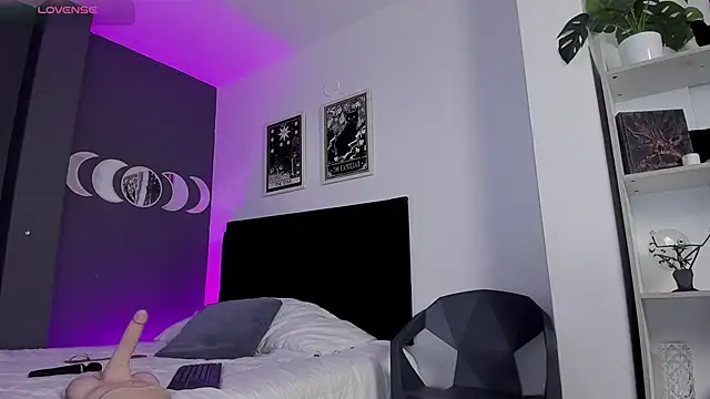 Raven Witch  online show from 03.13.25