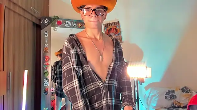 marckalexis online show from 12.18.25