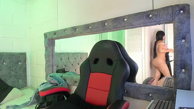 sarajhonson dl online show from 02.25.25