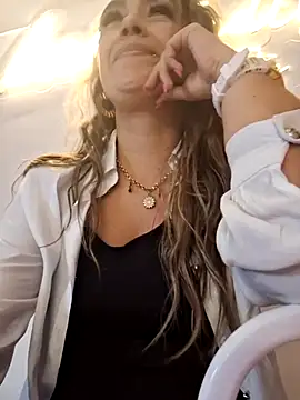 lauramcdowell1 online show from 10.24.25