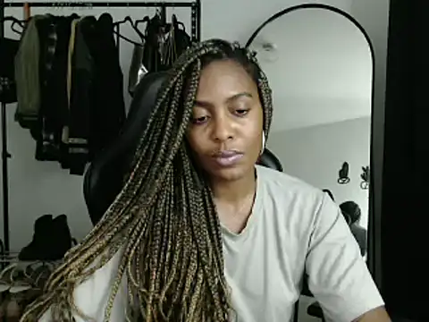 Snapshot of marisilva_br chatting on 01.17.25 marisilva br online show from 01.17.25