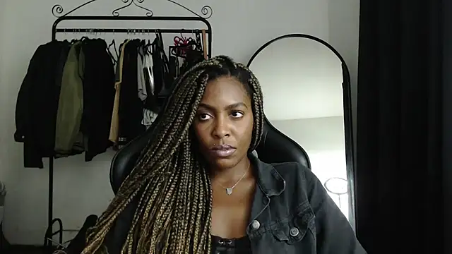 Snapshot of marisilva_br chatting on 02.02.25 marisilva br online show from 02.02.25