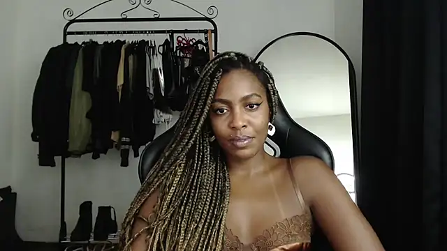 Snapshot of marisilva_br chatting on 02.07.25 marisilva br online show from 02.07.25