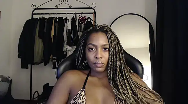 Snapshot of marisilva_br chatting on 02.10.25 marisilva br online show from 02.10.25
