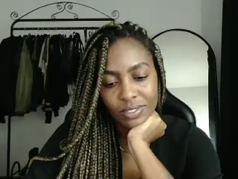 Snapshot of marisilva_br chatting on 02.13.25 marisilva br online show from 02.13.25